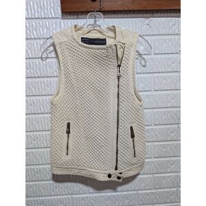 Zara Women's Cream Solid Asymmetrical Zip Heavy Cotton Vest Extra Small